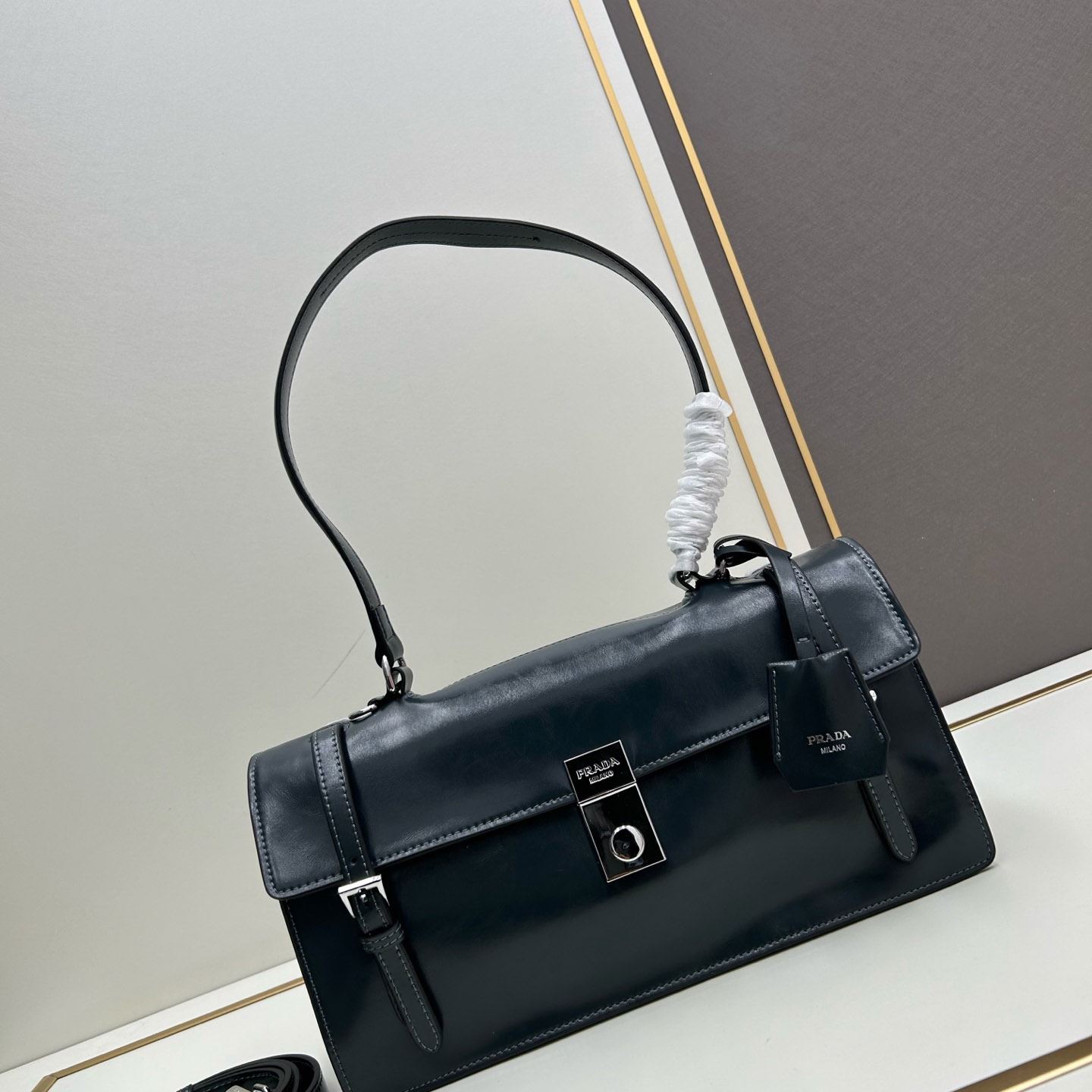 Pra*a top handle bags